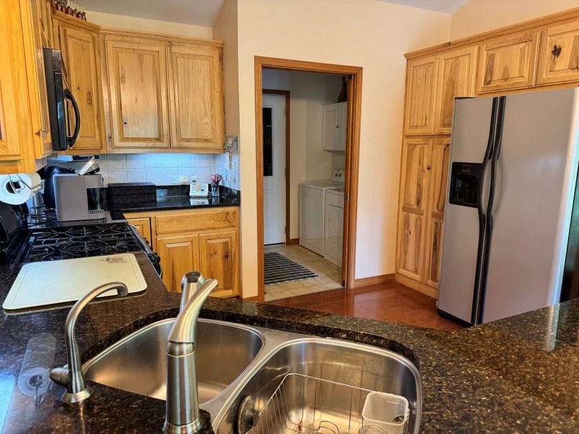 BEAUTIFUL HOME-PRIVATE LOCATION -ON LAKE OMAHA-Ski Lake. 1-OWNER - photo 9