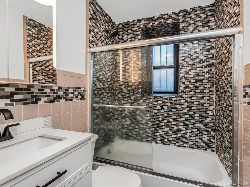 Welcome to 581 Acadamy Street # GLE. This beautiful renovated 1 - photo 10