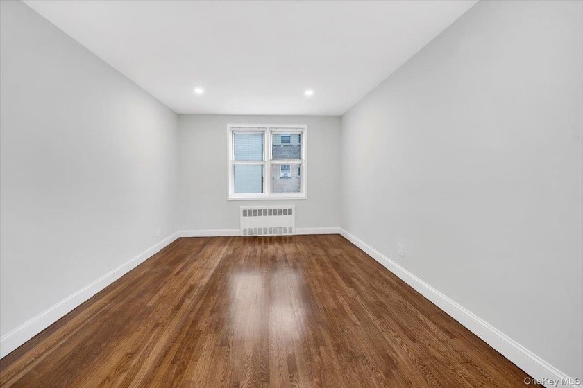 Woodlawn: MOTIVATED SELLER!! Large 1 bedroom totally renovated - photo 12
