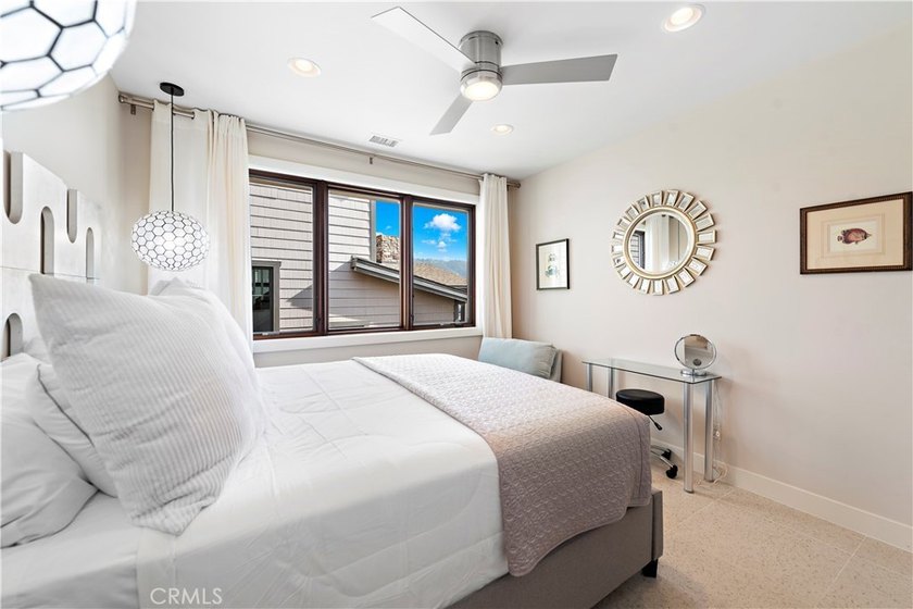 2 month minimum . Off Season 20k/ High Season 30k This luxurious - photo 31