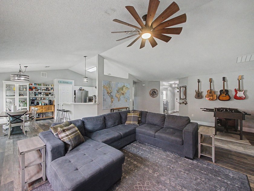 Move-in ready CBS home on a quiet street! Great location in the - photo 2