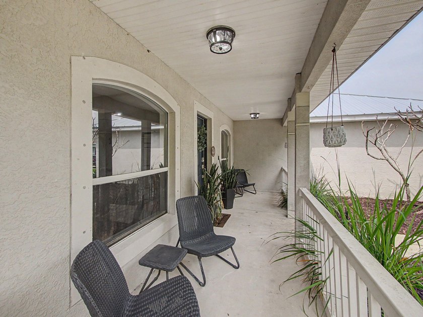 Move-in ready CBS home on a quiet street! Great location in the - photo 4