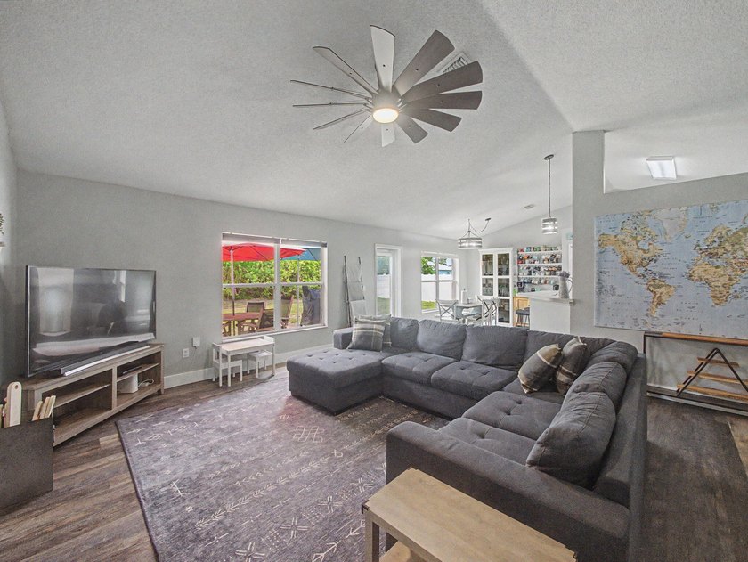 Move-in ready CBS home on a quiet street! Great location in the - photo 6