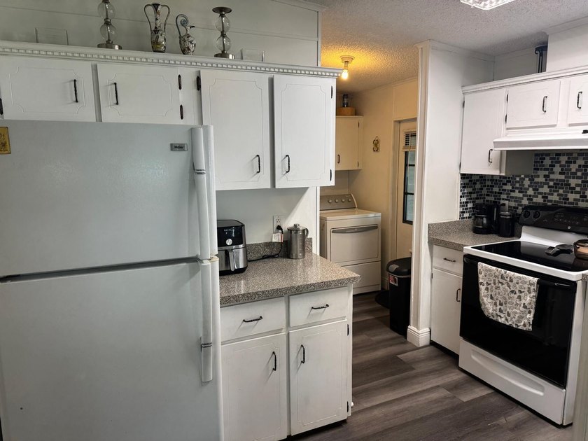 Excellent Manufactured Modular Mobile Home. The house is located - photo 8