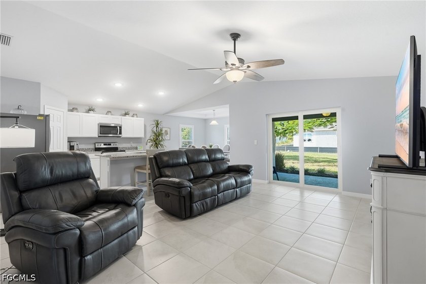 NEWER CONSTRUCTION HOME IN BURNT STORE VILLAGE | 4 BEDROOMS + - photo 4