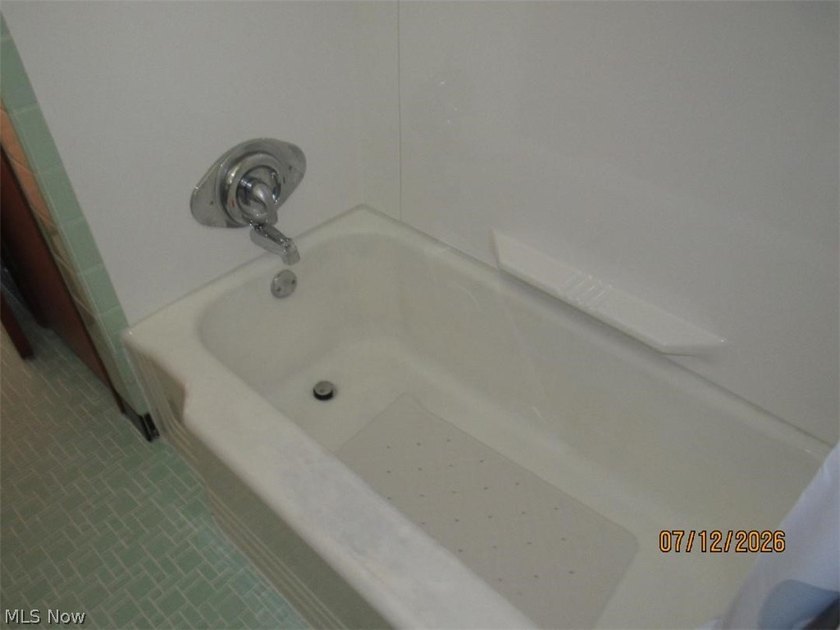 Move in condition. Nothing to do but turn the key and move into - photo 7