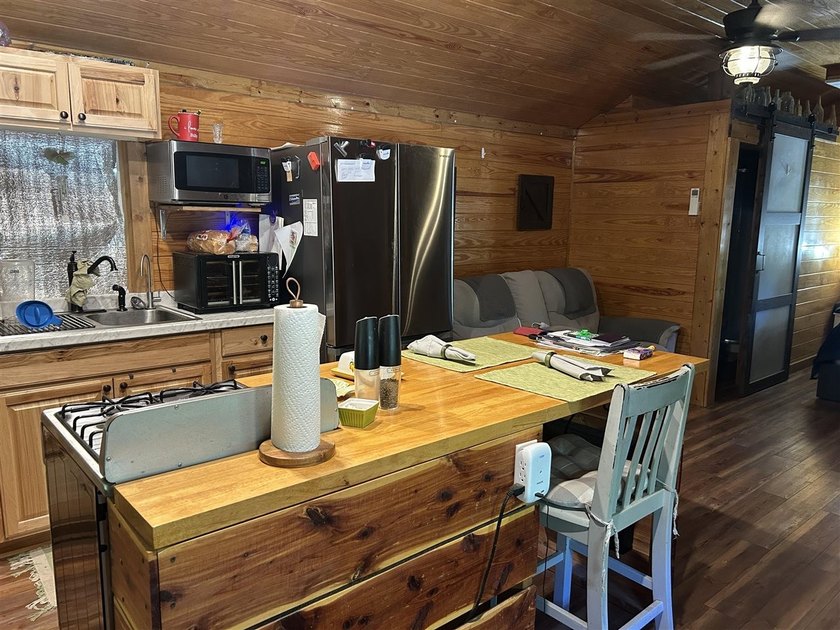 Cozy 5 y/o 420 sf cabin on 0.72 acres only 4.5 miles to Walnut - photo 11