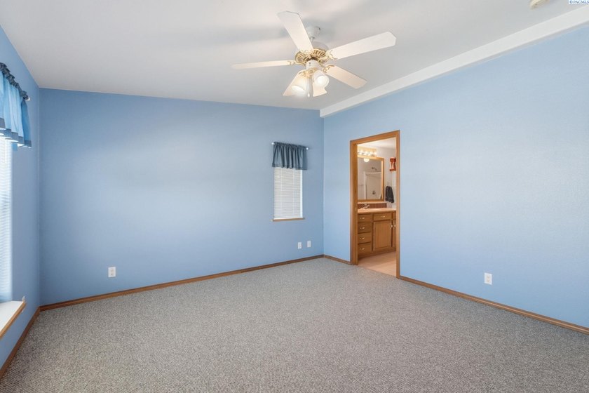 Located in Desert Aire - a Columbia River community known for - photo 21