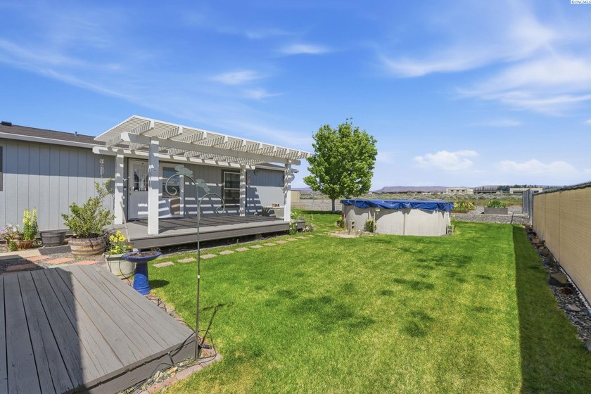 Located in Desert Aire - a Columbia River community known for - photo 26