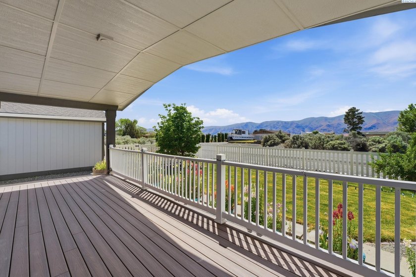 Located in Desert Aire - a Columbia River community known for - photo 30