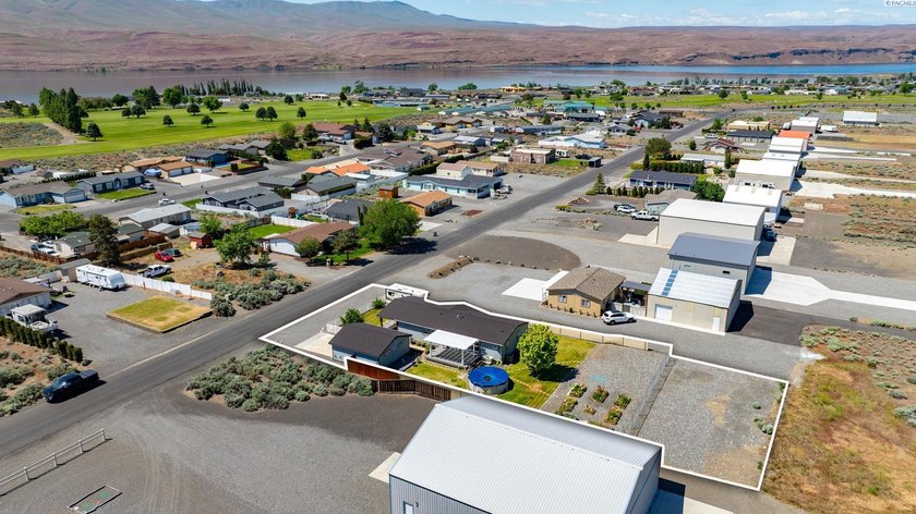 Located in Desert Aire - a Columbia River community known for - photo 35