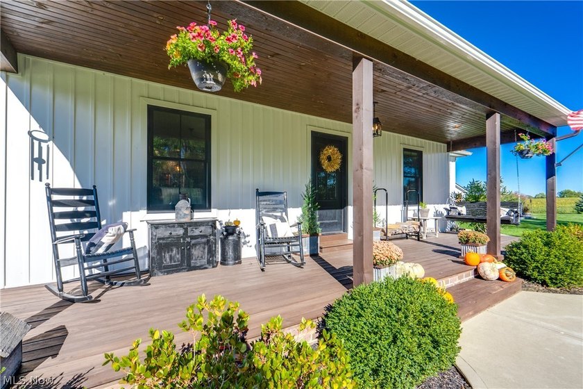 A once in a lifetime opportunity is now yours. This peaceful and - photo 4
