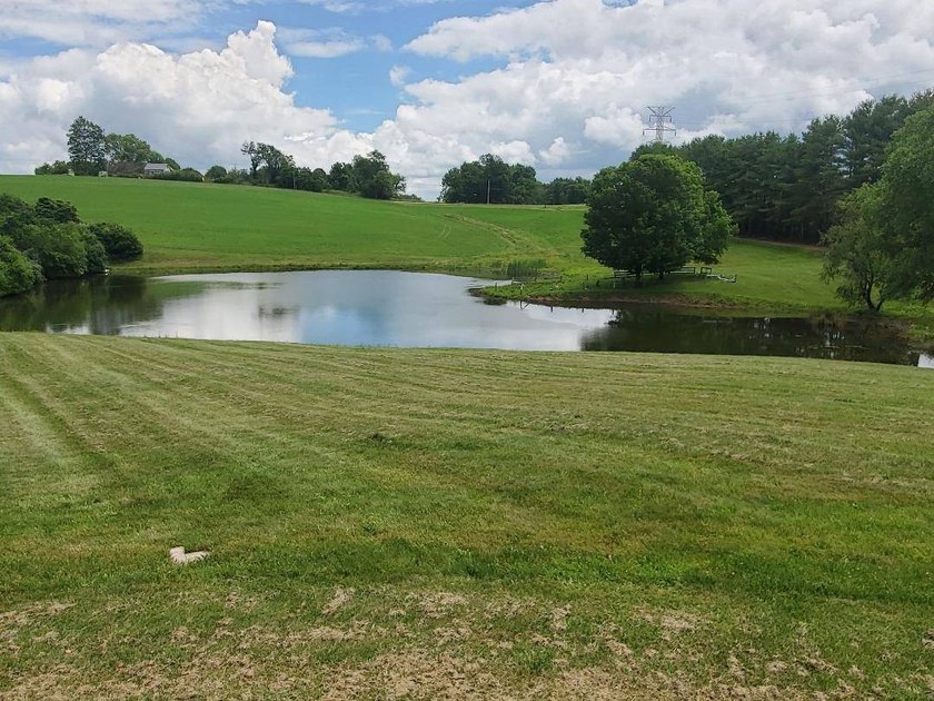Don't miss out on this DEAL as the Owners are looking for an - photo 12
