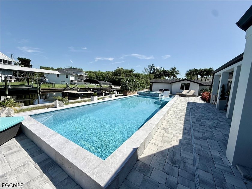 Waterfront Gulf-Access Pool Home - Fully Renovated Experience - photo 3