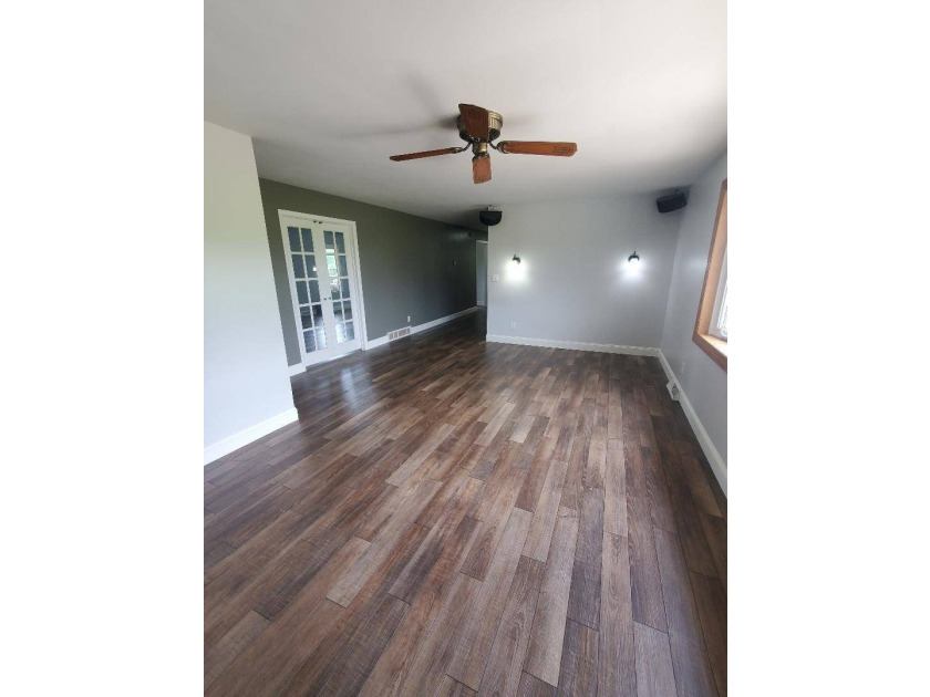 Don't miss out on this DEAL as the Owners are looking for an - photo 36