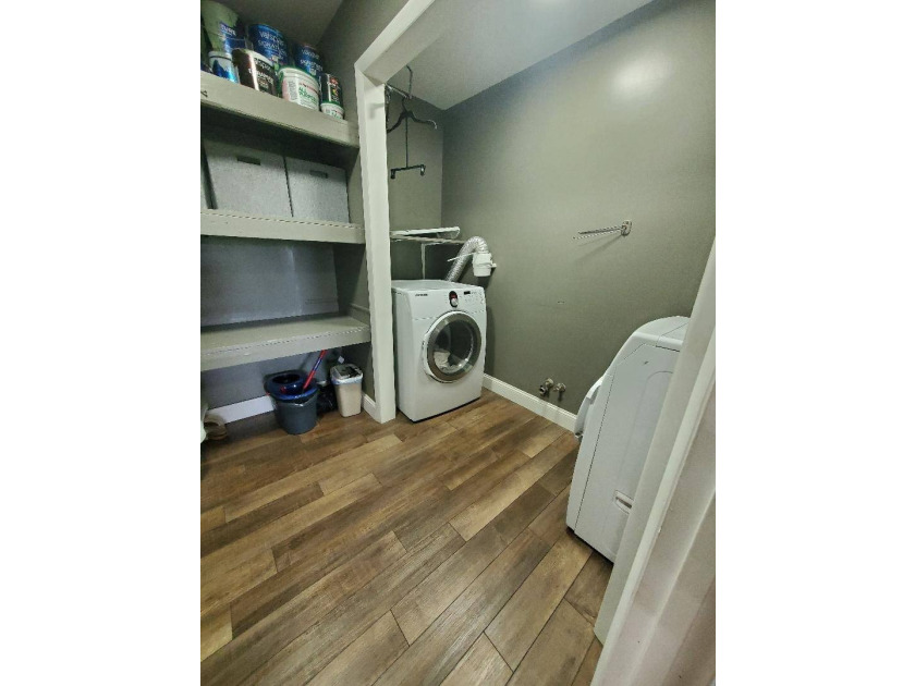 Don't miss out on this DEAL as the Owners are looking for an - photo 48