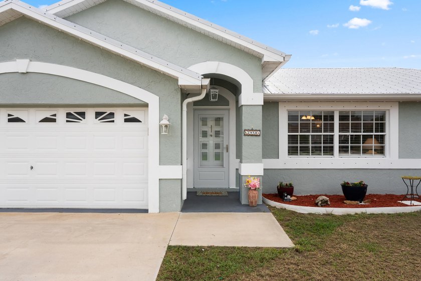 This beautiful, well loved 3 bed + office CBS home offers the - photo 2