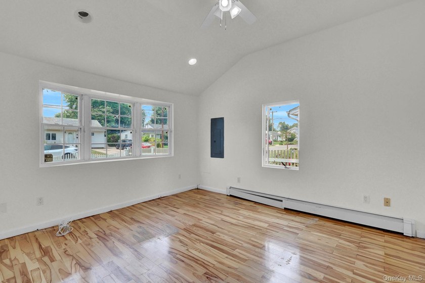 Welcome to this beautifully maintained Ranch-style home offering - photo 8