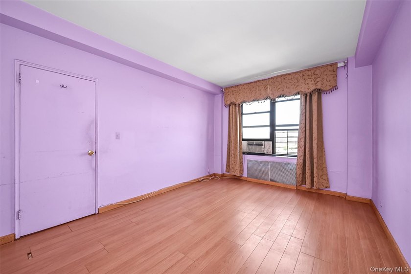 Spacious 950 sq. ft. Junior 4 in the desirable Anita Terrace - photo 5