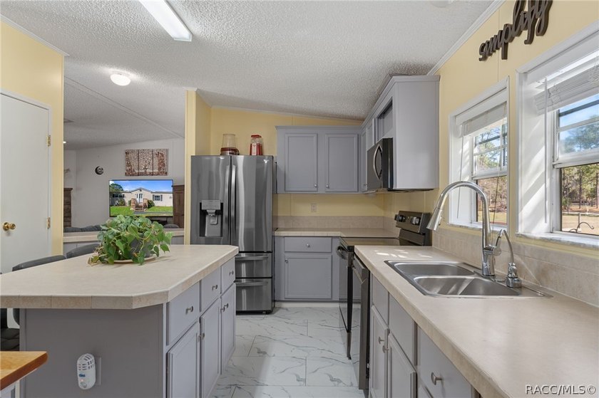 Welcome to peaceful country living! This 3-bedroom, 2-bath home - photo 15