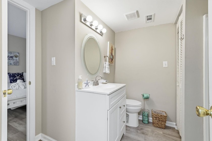 Welcome to the Coast! This 2 bedroom, 2 bathroom condo, is - photo 20