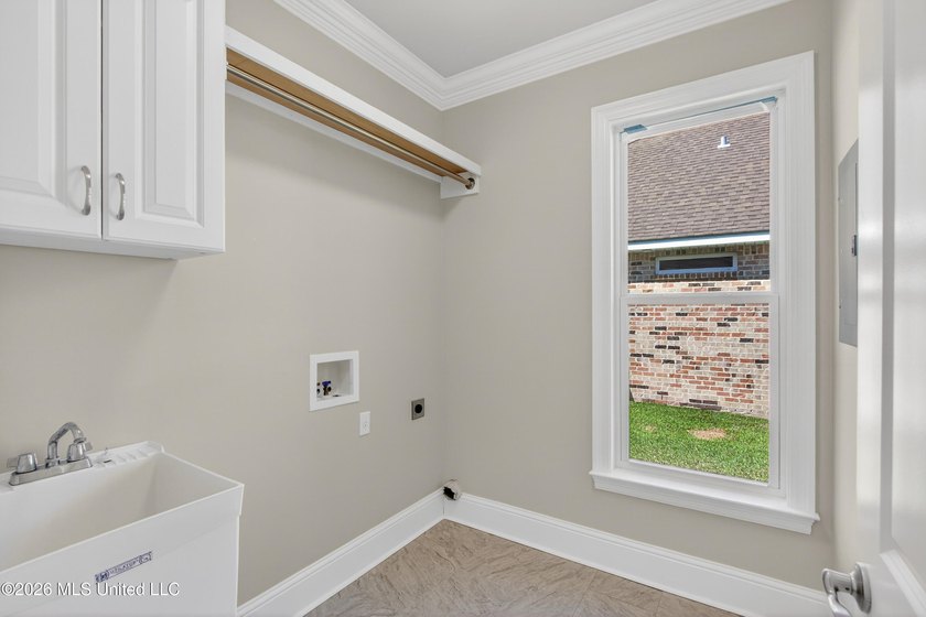 This beautifully maintained 3-bedroom, 2-bath home is perfectly - photo 28