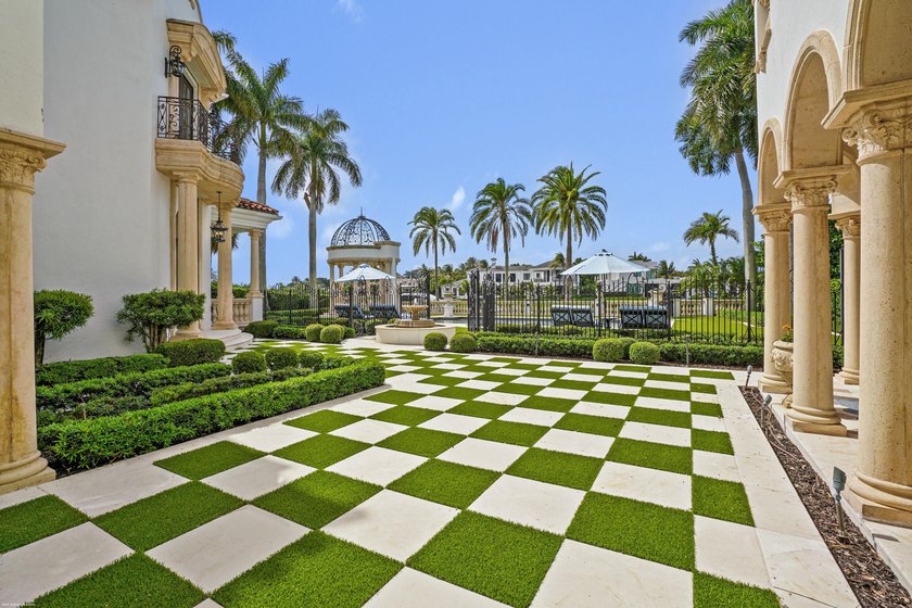 This extraordinary estate at 370 Eagle Drive feels like a - photo 9