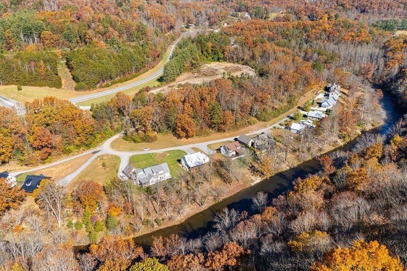 Enjoy the quiet beauty of Western North Carolina from this - photo 13
