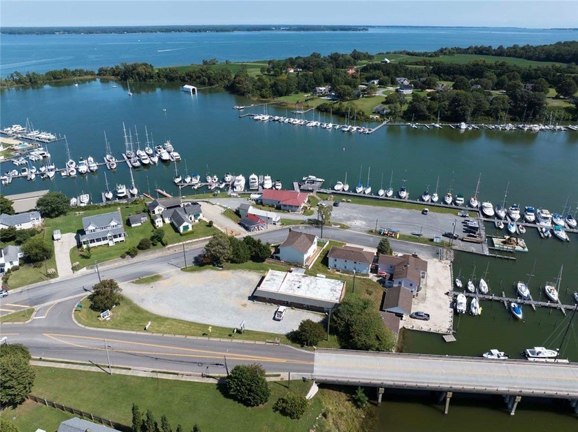 In the Heart of Urbanna - Steps from the Marina Opportunity - photo 4