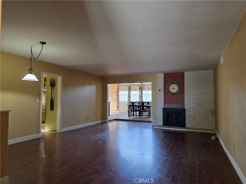 Welcome home!! Located within the quaint neighborhood of West - photo 3