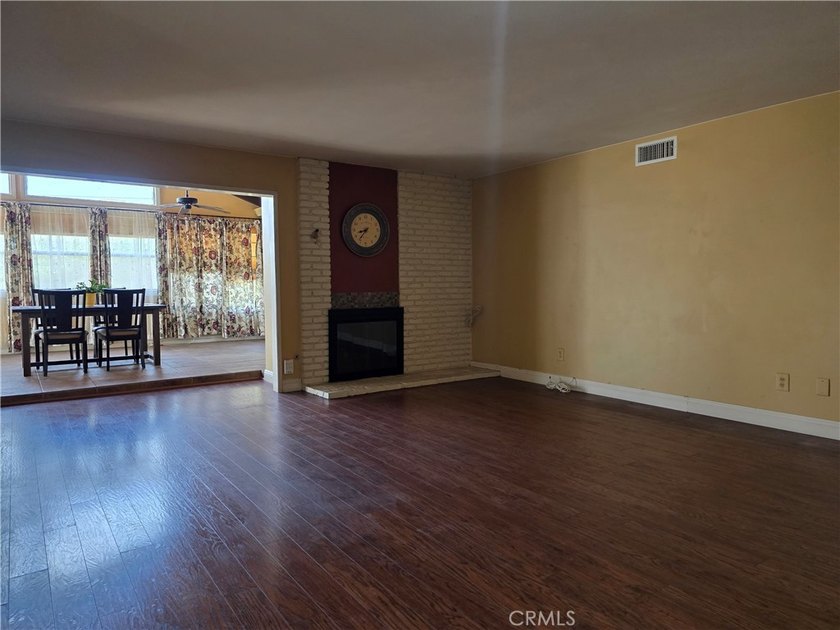 Welcome home!! Located within the quaint neighborhood of West - photo 4