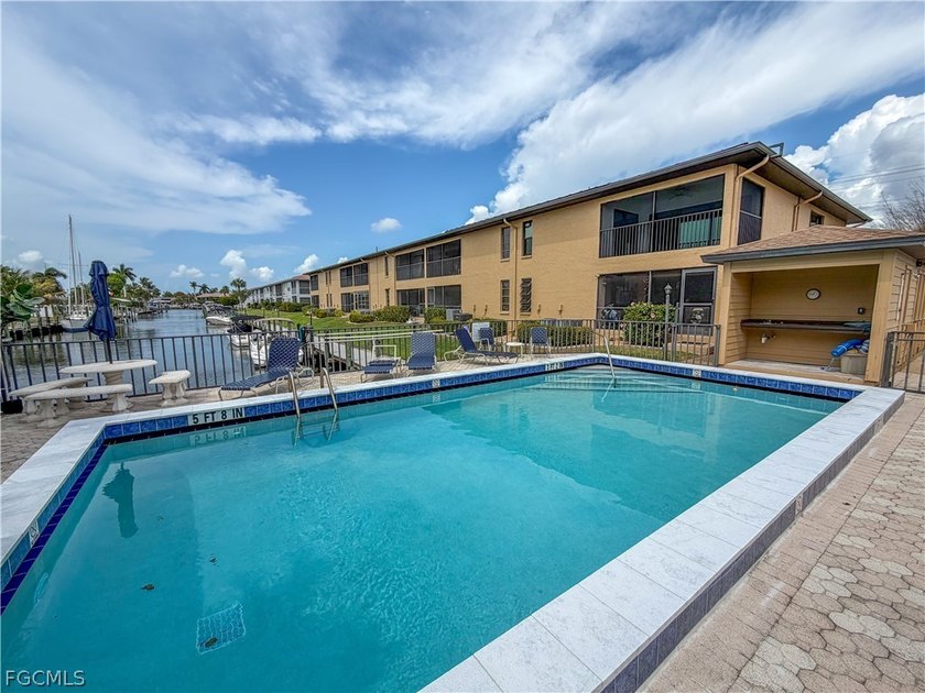 Gulf access corner condo with southern exposure, pool and canal - photo 22