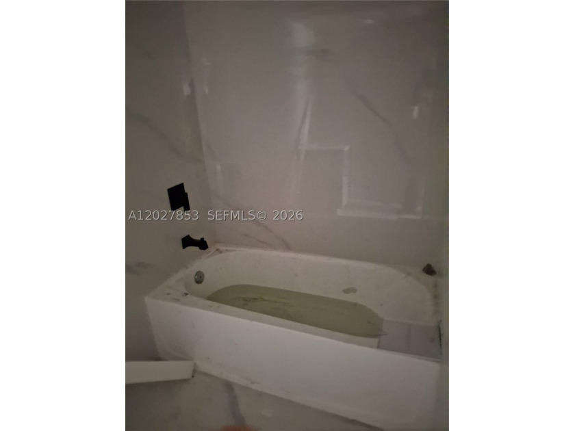 A nice and beautiful unit recently renovated in North Miami area - photo 2