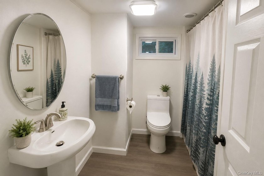 Welcome to 3 Kingsbridge Lane, Loch Sheldrake, NY, where comfort - photo 8