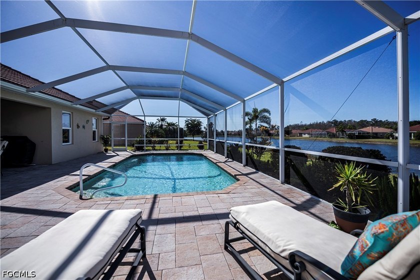 Fantastic POOl home. Spectacular lake views and stunning sunsets - photo 4