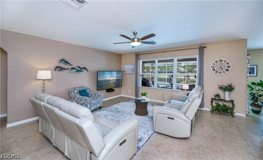 Fantastic POOl home. Spectacular lake views and stunning sunsets - photo 6