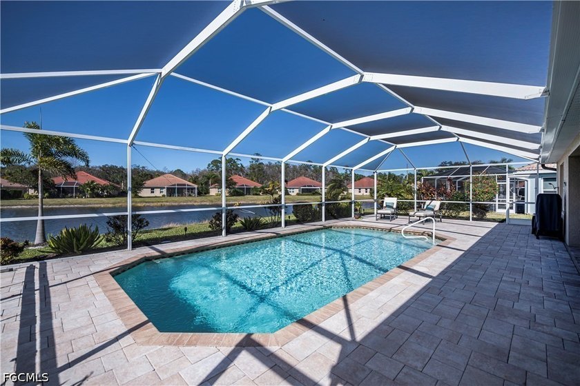Fantastic POOl home. Spectacular lake views and stunning sunsets - photo 7