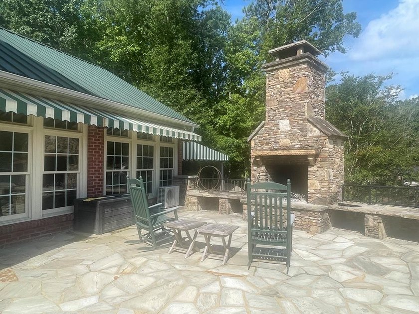 SPECTACULAR BRICK WATERFRONT HOME W/AMENITIES GALORE! 4750 SQ - photo 29