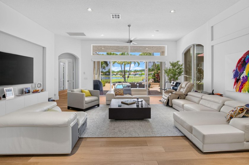 Full Golf Membership available with this beautifully updated 3Br - photo 11