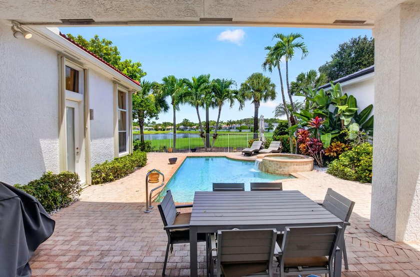 Full Golf Membership available with this beautifully updated 3Br - photo 36