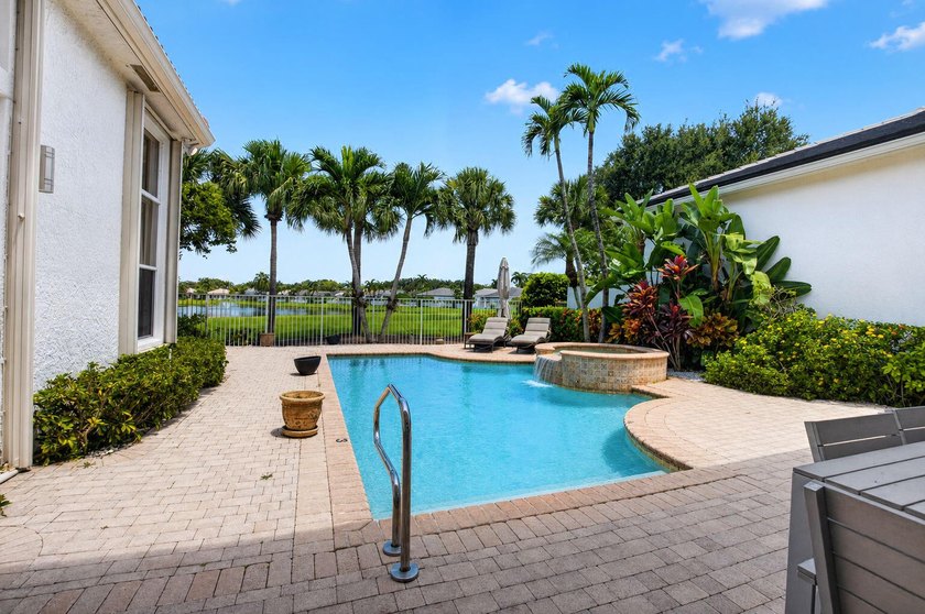 Full Golf Membership available with this beautifully updated 3Br - photo 40