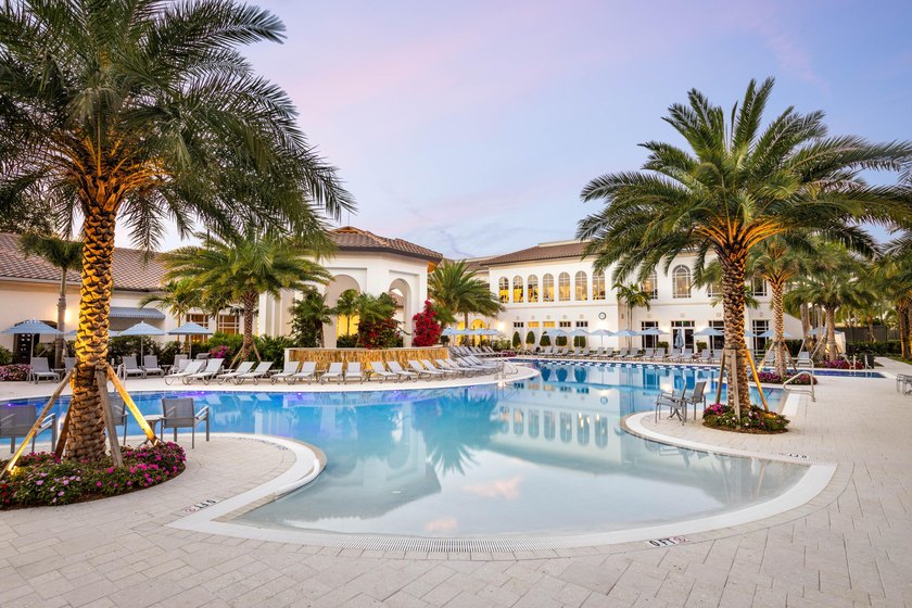 Full Golf Membership available with this beautifully updated 3Br - photo 47