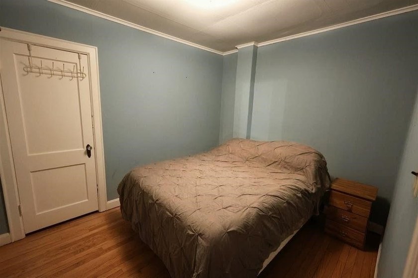 935 sqft 2 Bedroom 1 Bathroom apartment with 2 car detached - photo 6