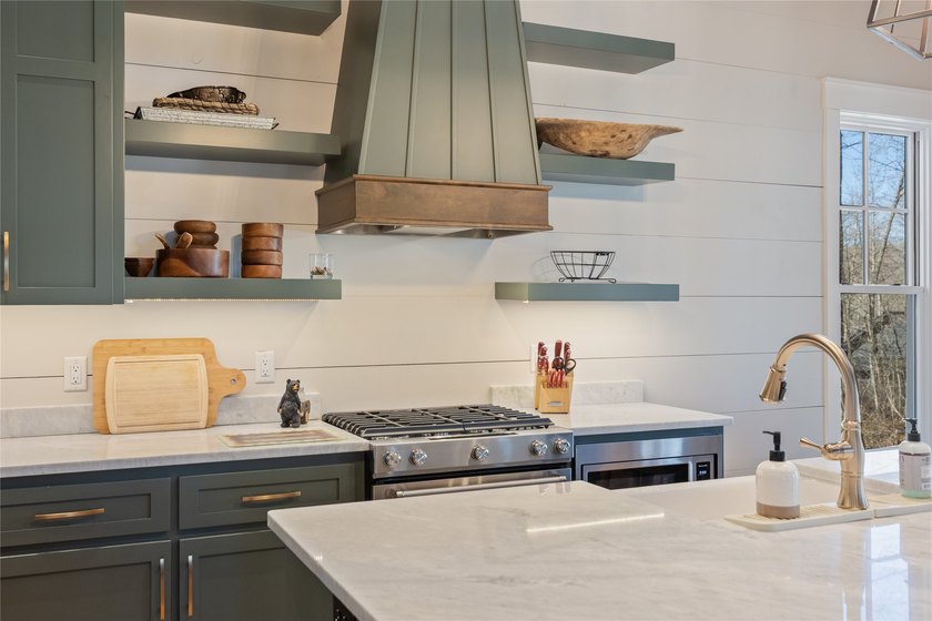 Nestled in the heart of Chinquapin, this charming three-bedroom - photo 18