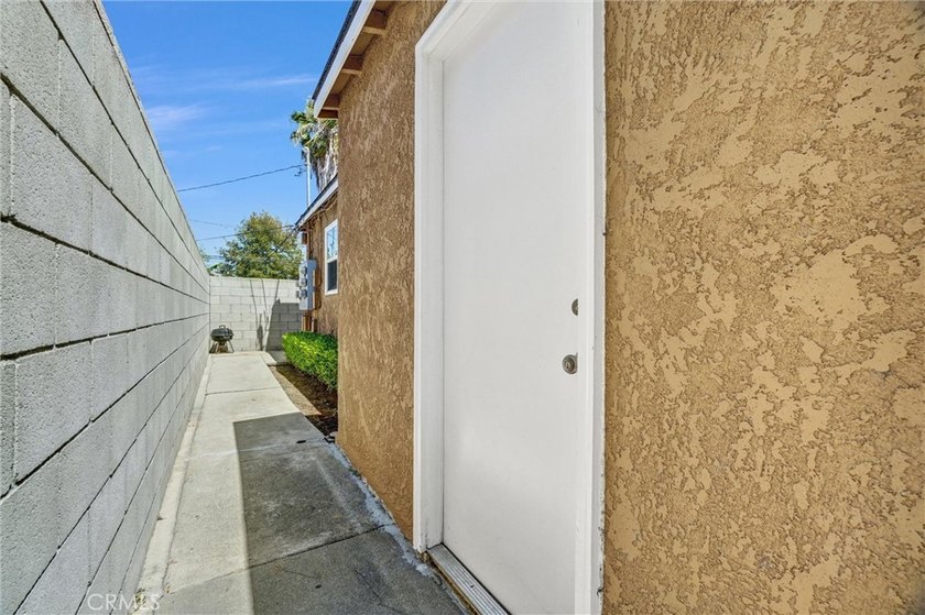1065 E. 19th Street, Long Beach - Pride of Ownership 4-Unit - photo 19