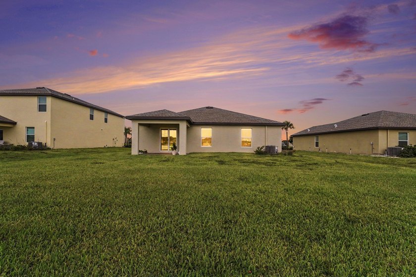 Discover this 4-bedroom, 2-bathroom single-family residence in - photo 30