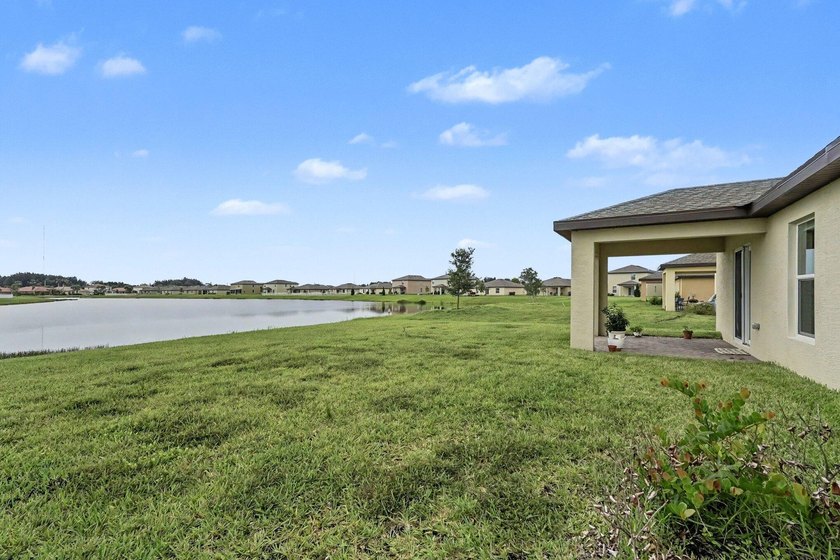 Discover this 4-bedroom, 2-bathroom single-family residence in - photo 31