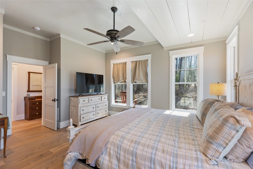 Nestled in the heart of Chinquapin, this charming three-bedroom - photo 33