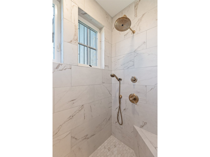 Nestled in the heart of Chinquapin, this charming three-bedroom - photo 38
