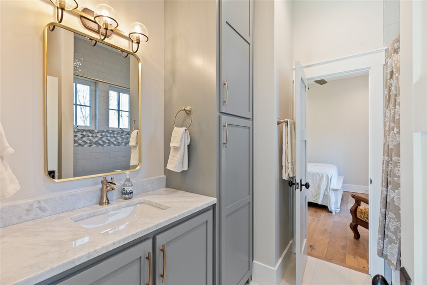 Nestled in the heart of Chinquapin, this charming three-bedroom - photo 41